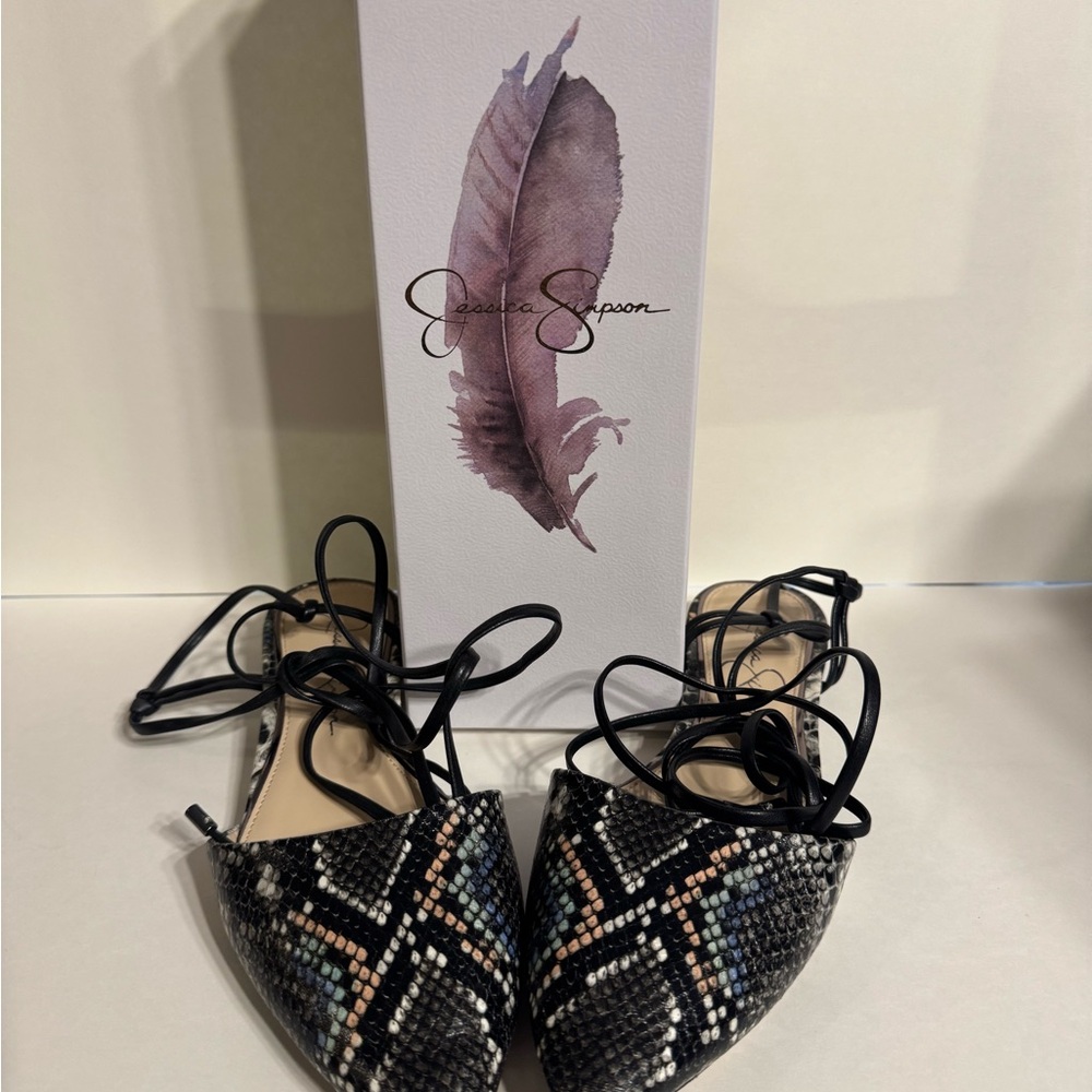 Jessica Simpson Black and Cream Snakeskin Flats
